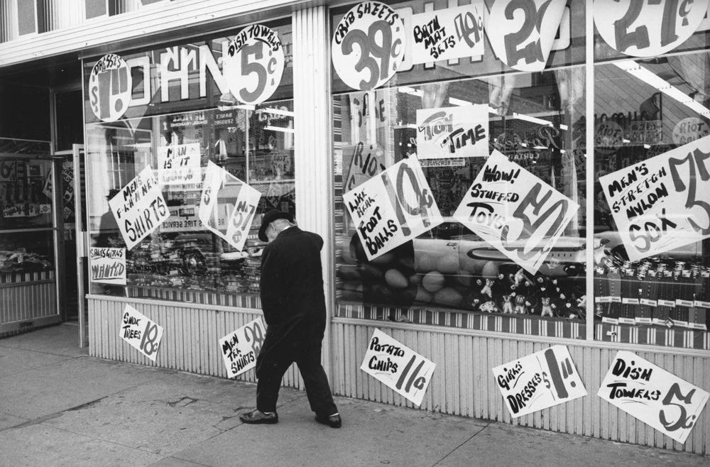 Lee Friedlander: Signs