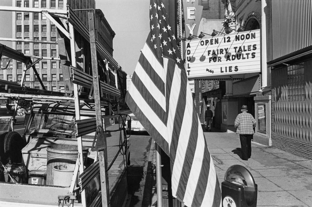 Lee Friedlander: Signs